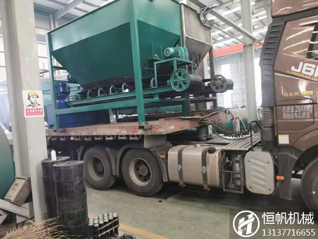 內(nèi)蒙古年產(chǎn)1萬噸牛糞有機肥顆粒生產(chǎn)線發(fā)貨(圖5) 牛糞有機肥生產(chǎn)線設備