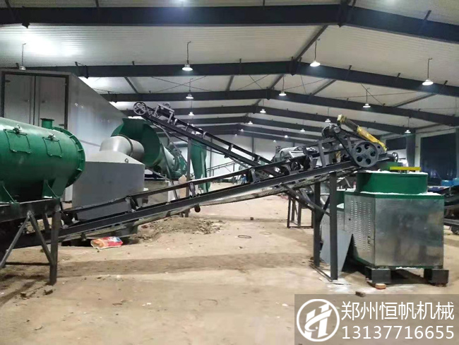 吉林四平年產(chǎn)2萬噸雞糞有機肥生產(chǎn)線安裝調(diào)試(圖3) 雞糞有機肥生產(chǎn)設(shè)備