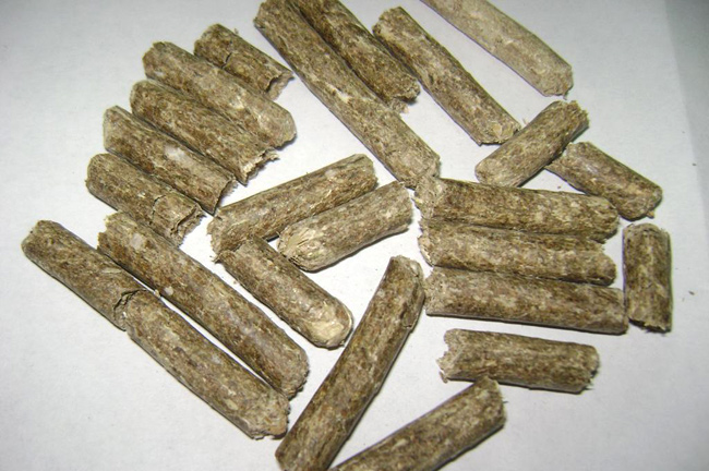 秸稈粉碎機讓秸稈焚燒現(xiàn)象從此消失且搖身一變成為農(nóng)業(yè)種植新肥料(圖3) 秸稈顆粒