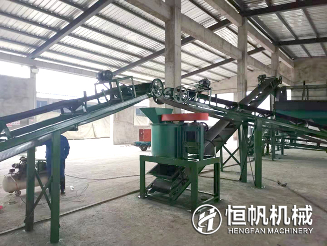 安徽年產兩萬噸粉狀線有機肥設備使用現場(圖3) 安徽六安年產兩萬噸有機肥粉狀線