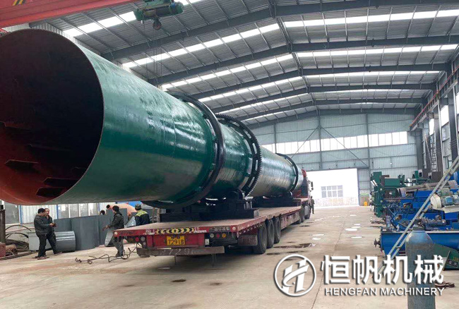 貴州年產(chǎn)十五萬噸雞糞有機肥生產(chǎn)設(shè)備發(fā)貨與安裝現(xiàn)場(圖1) 貴州年產(chǎn)十五萬噸雞糞有機肥生產(chǎn)設(shè)備